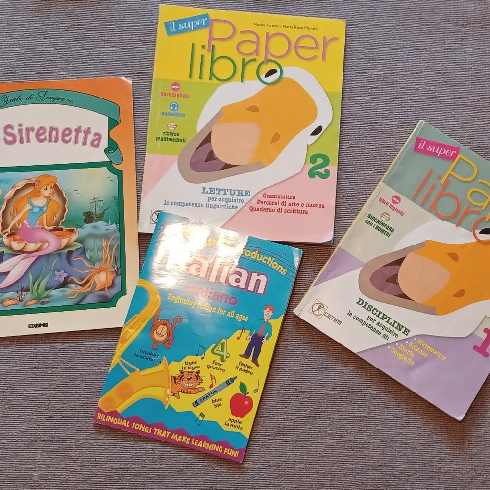 Set of 4 Italian books